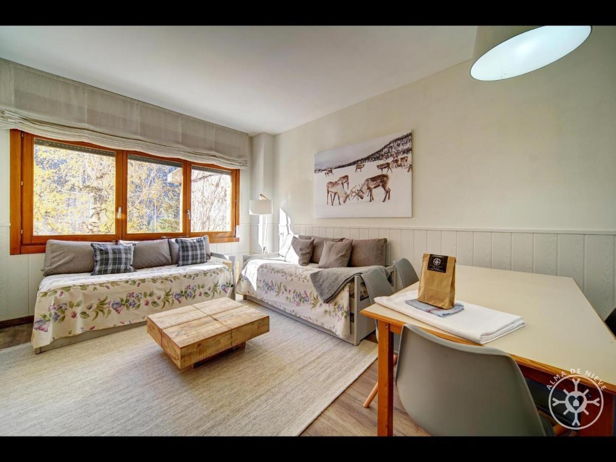 Maladeta De Alma De Nieve Apartment บาเกย์รา-เบเรต ภายนอก รูปภาพ