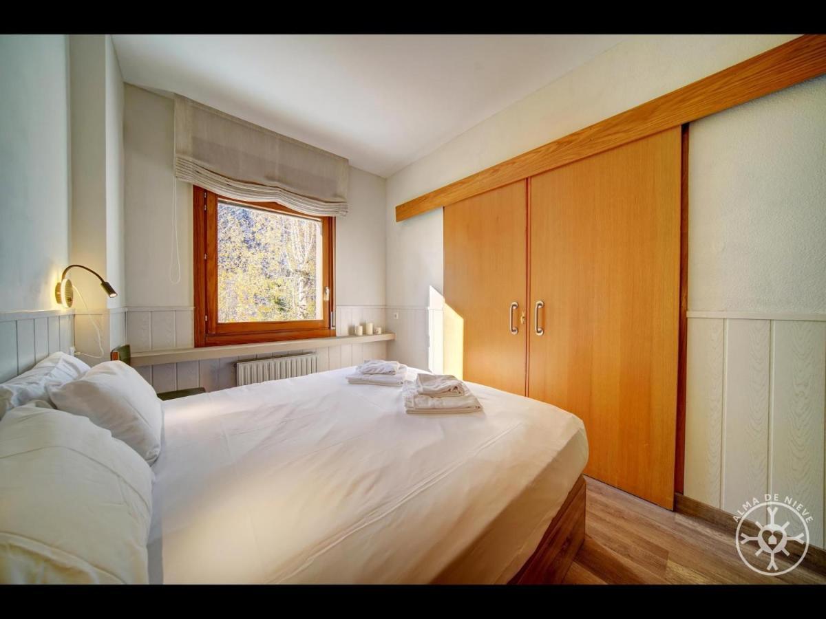 Maladeta De Alma De Nieve Apartment บาเกย์รา-เบเรต ภายนอก รูปภาพ