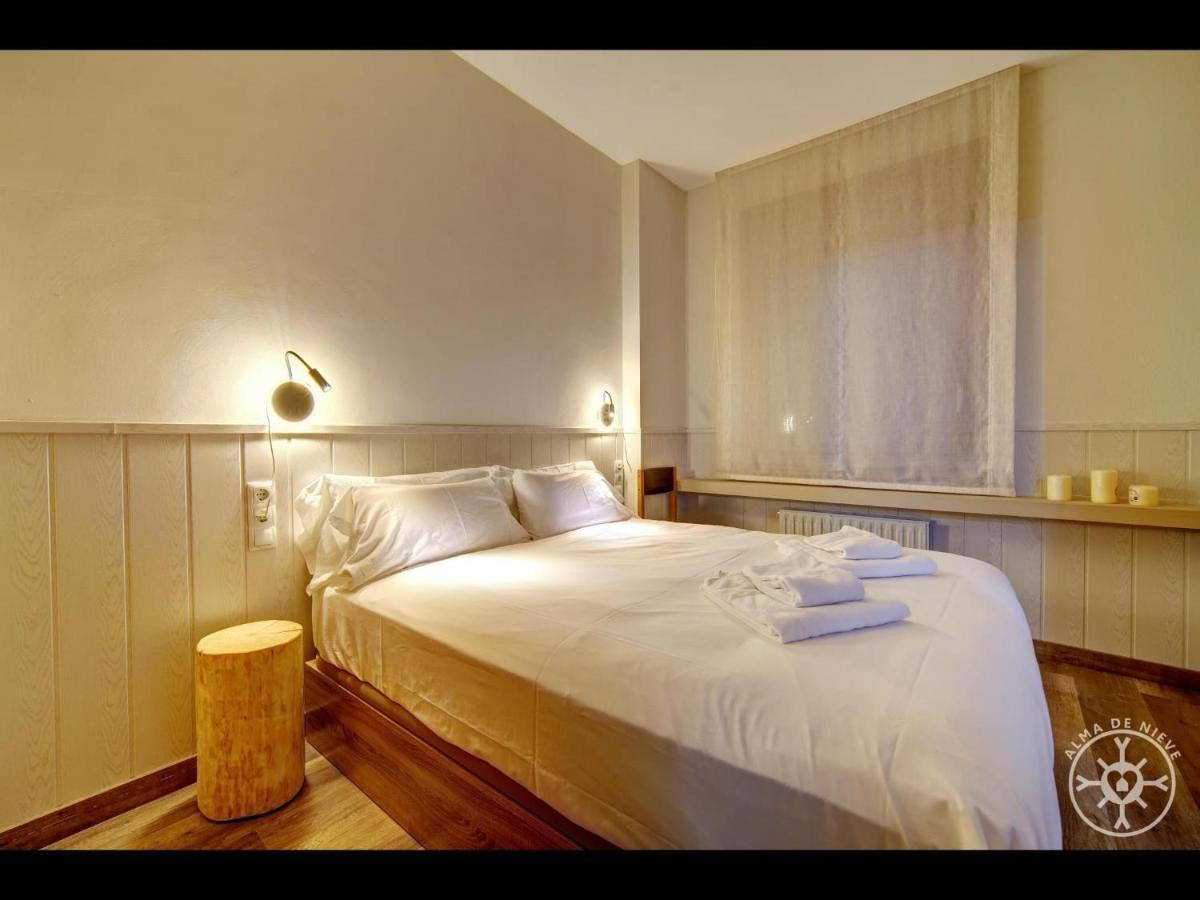 Maladeta De Alma De Nieve Apartment บาเกย์รา-เบเรต ภายนอก รูปภาพ