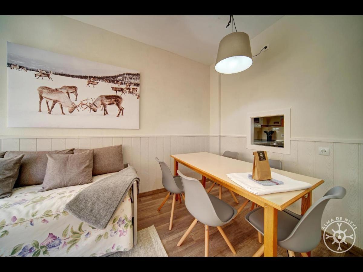 Maladeta De Alma De Nieve Apartment บาเกย์รา-เบเรต ภายนอก รูปภาพ