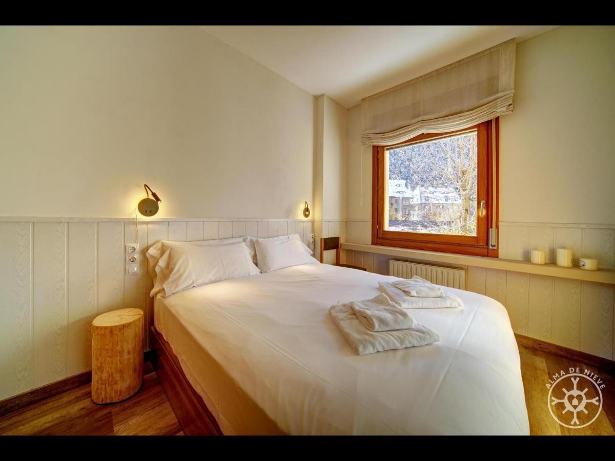 Maladeta De Alma De Nieve Apartment บาเกย์รา-เบเรต ภายนอก รูปภาพ